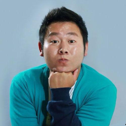 陈翔六点半中陈翔照片,陈翔风采瞬间，魅力四溢的喜剧面孔